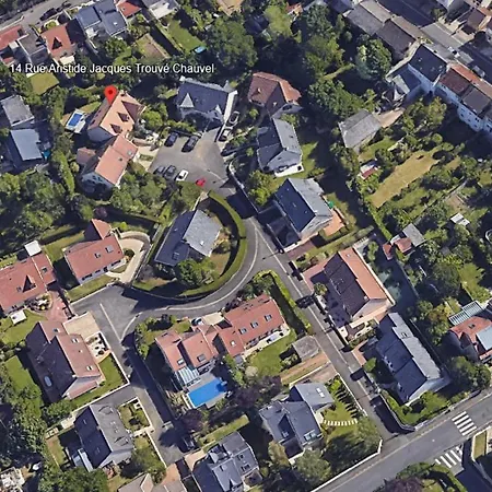 Avec Entree Independante, Sdb Privative, Piscine Et Grand Garage Et Proche Hyper-centre *